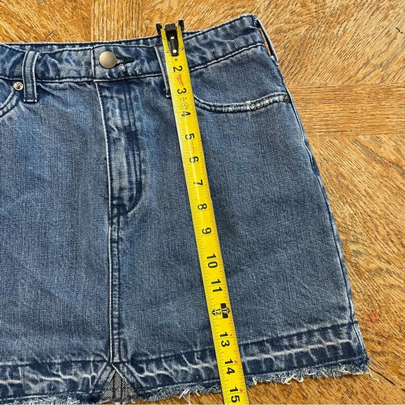 Free People Denim Mini Skirt Size 2 Women's Blue Distressed Raw Hem Boho. - Picture 3 of 6
